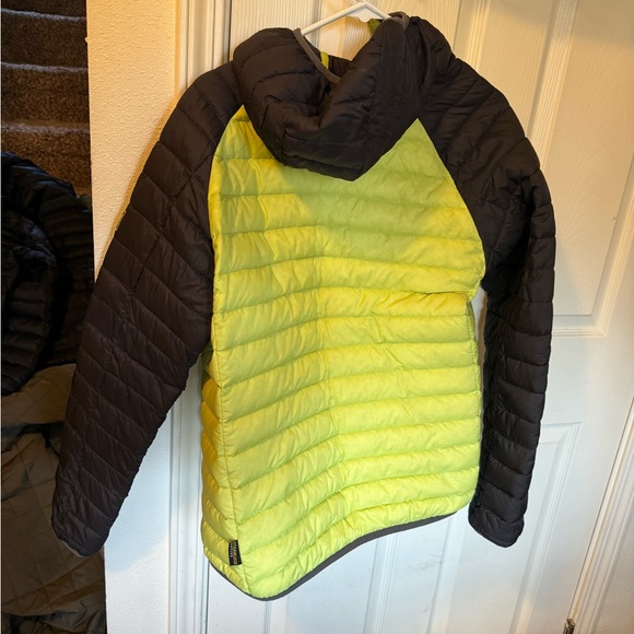 Jack Wolfskin Women’s XL polyester filled down jacket - Picture 7 of 8